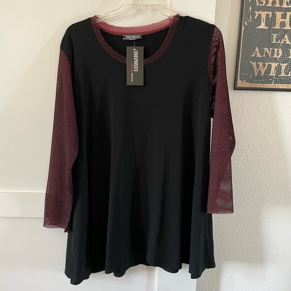 NWT Transparente European black top with mesh sleeves
